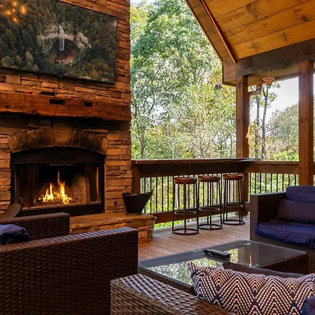 New Build Toccoa River Mist Riverfront Property W Hot Tub Firepit More
